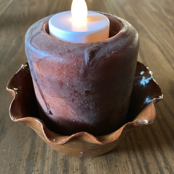 Handmade ruffled edge pottery bowl with wax insert and candle - Picture 1 of 6